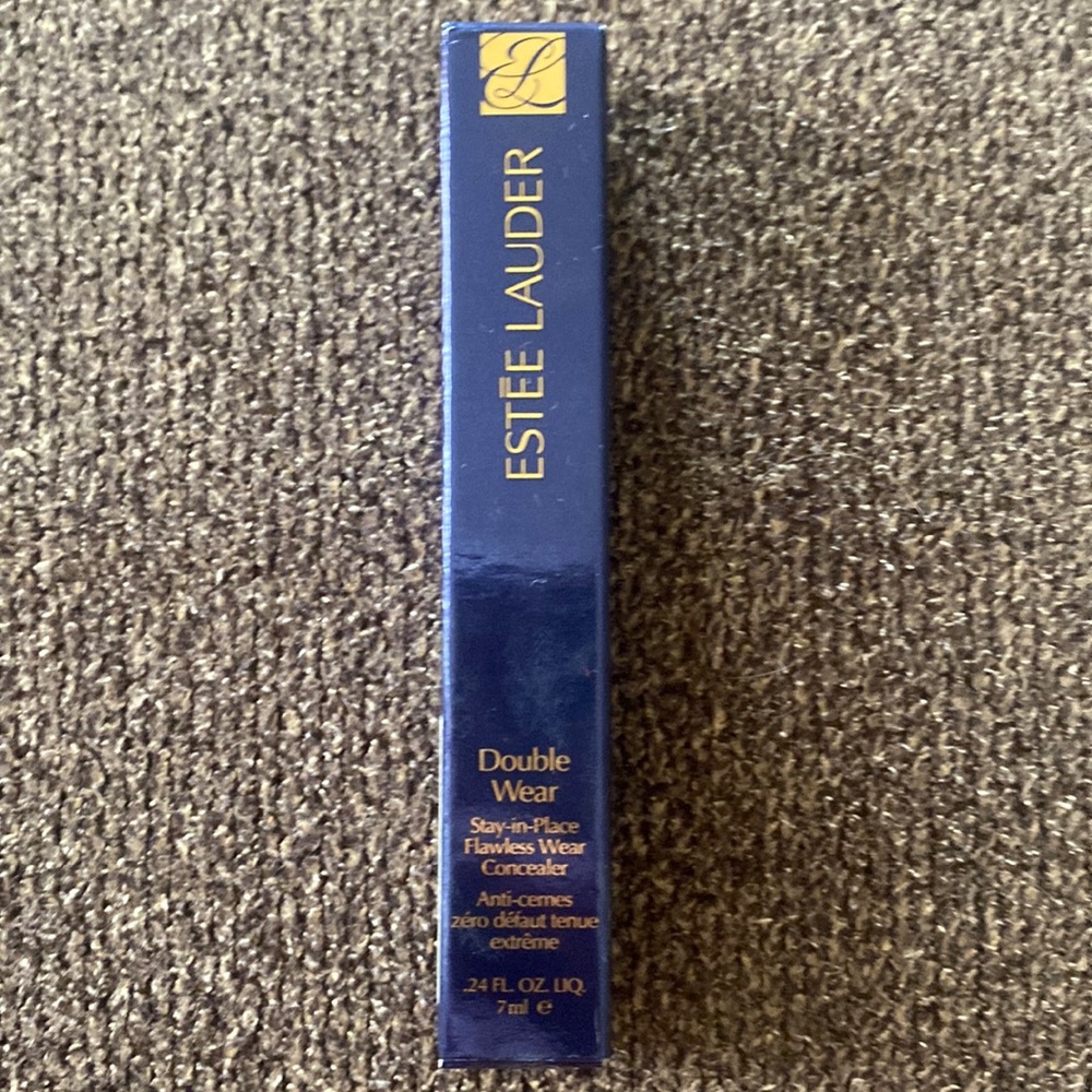 Estée Lauder concealer. Medium Deep. To dark for my skin tone.